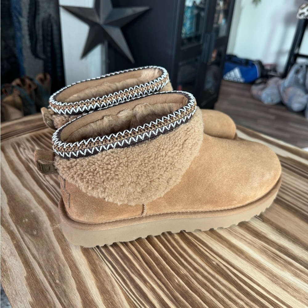 If classic ultra mini maxi curly boots
